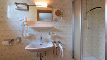 Classic Single Room, Mountain View | Bathroom