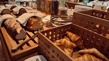 Daily buffet breakfast for a fee
