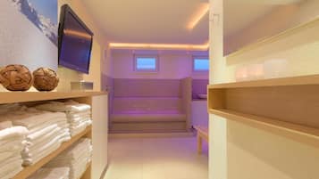 Sauna, steam room