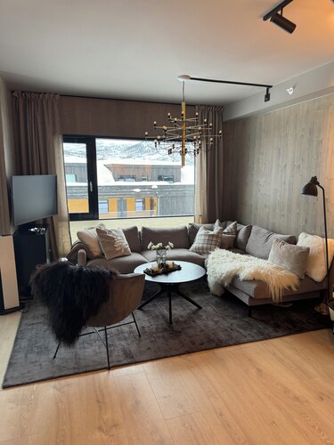 Beautiful 4-bedroom apartment in peaceful Vestland, perfect for ski and hiking