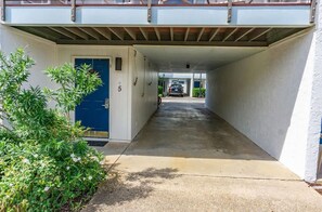 Property grounds - Beachfront Villa with Sea Views  Bikes Included  Gulf Across St   Kayak Access (Miramar Beach)