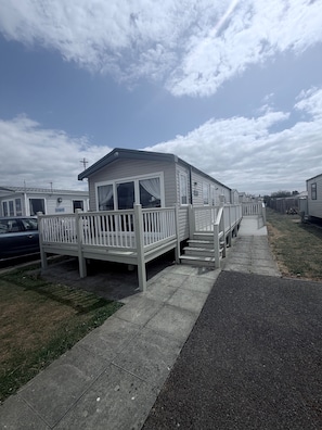 Exterior - Coastfields 8 Berth Holiday Home (Skegness)