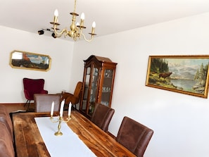 Dining - Apartment 'Sollingnest' with Mountain View, Shared Terrace and Wi-Fi (Uslar)