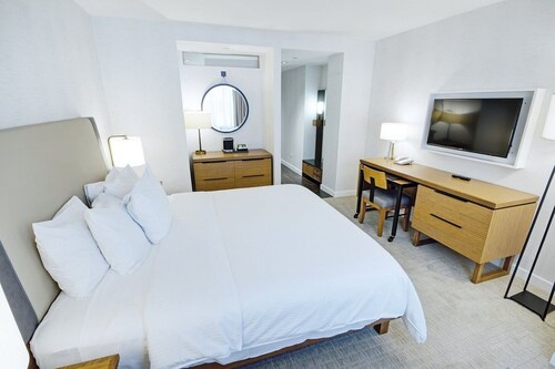 NYC | Midtown Manhattan | Skyline Views | 2BR Presidential