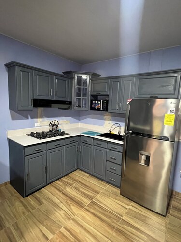 Room near Sunset Park and the pier