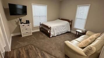 Iron/ironing board, travel crib, WiFi, bed sheets