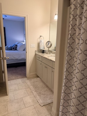 4 chambres, Wi-Fi gratuit, draps fournis