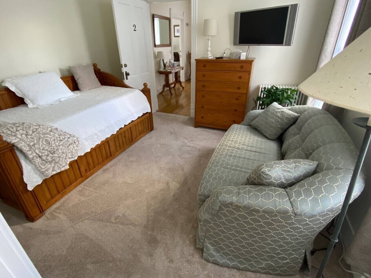 Desk, iron/ironing board, travel crib, WiFi
