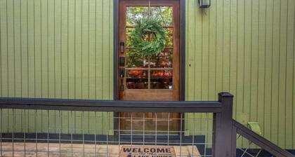 Crooked Creek Hideaway | Private Lakefront Escape