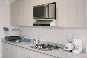Fridge, microwave, oven, dishwasher - New apart near IJC, Hospital Civil Viejo with AC (Guadalajara)