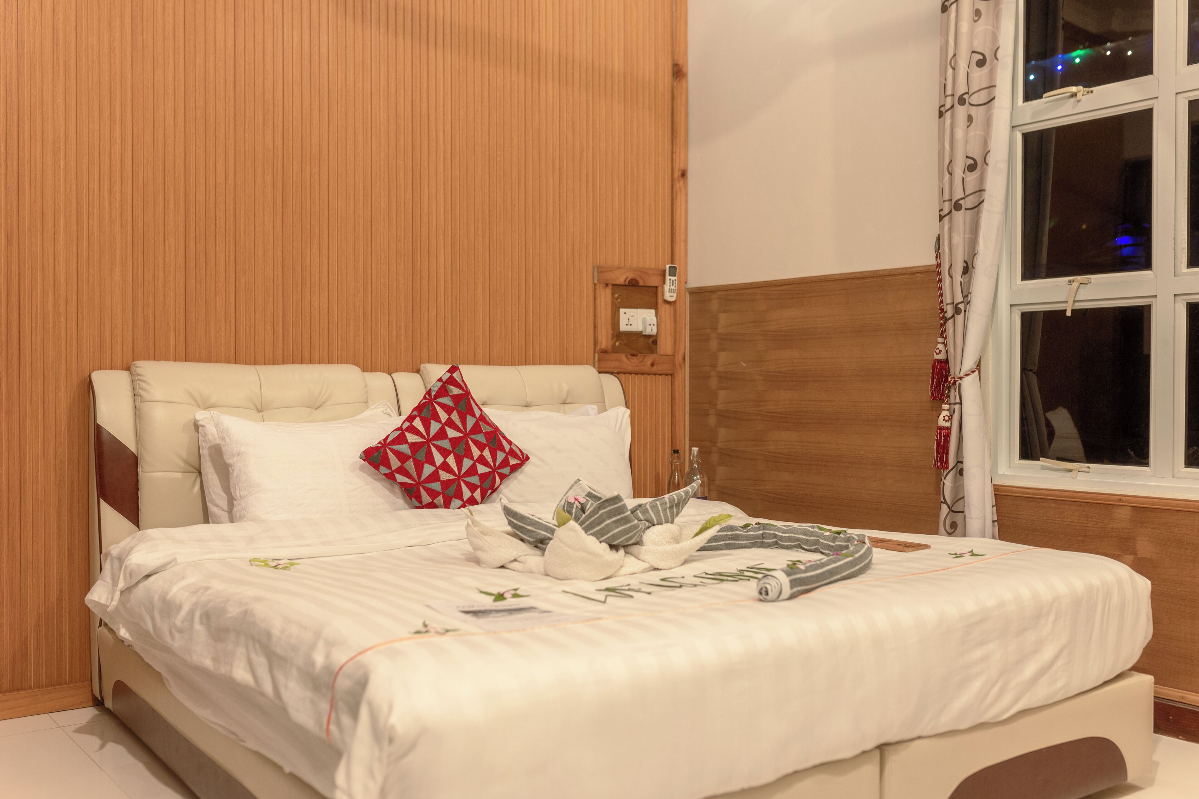 Habitación Deluxe con 1 cama matrimonial o 2 individuales, vista al jardín