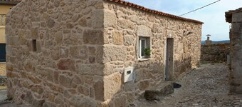 "casinha Das Portas" - A Medieval Village Retreat