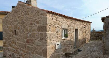 "casinha Das Portas" - A Medieval Village Retreat