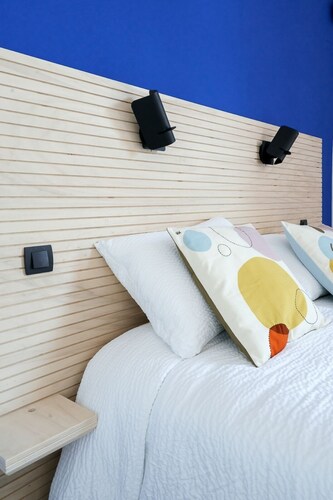 "Klein Blue®" room, a tribute to Yves Klein, which will bring out the best in ultramarine blue