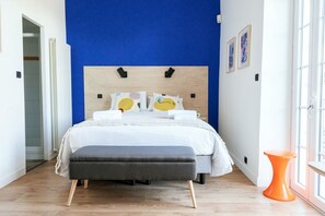Room - Vrbo Property (NIMES)