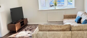 Blorenge View House-Modern Spacious 3-Bedroom Detached | Private free Parking