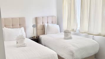 3 bedrooms, iron/ironing board, WiFi, bed sheets