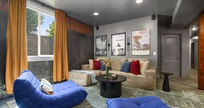 Pickleball, Hot Tub, Game room, 20 min to Glacier