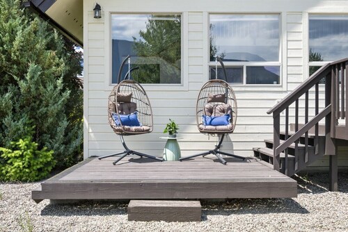 Pickleball+Hot Tub+Gameroom+20 min to Glacier+Pets