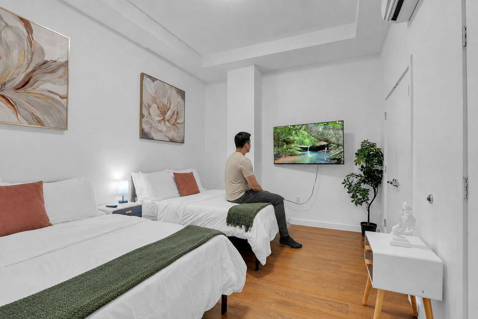 Iron/ironing board, travel cot, WiFi, bed sheets