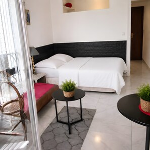 Room - Apartment 'Cannes Cousin Studio' with Balcony, Wi-Fi and Air Conditioning (Cannes)
