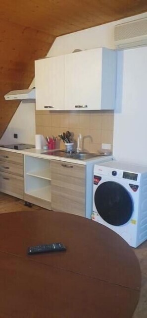 Unclassified image, 4 of 8, button - Spacious Apartment in Bolzano – Comfort, Convenience, and the Dolomites Right at Your Fingertips (Bolzano)