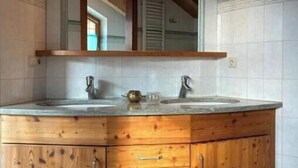 Bathroom - Large apartment with parking near Merano (Sinigo)