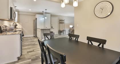 Centrally Located, 2-Bedroom Condo, Minutes from the Big House