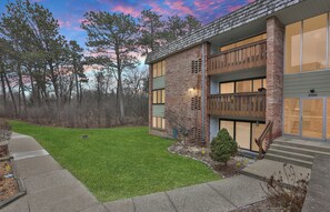 Exterior - Centrally Located, 2-Bedroom Condo, Minutes from the Big House (Ann Arbor)