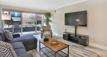 Centrally Located, 2-Bedroom Condo, Minutes from the Big House