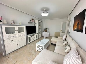 Apartamento clássico, vista para a cidade | Área de estar