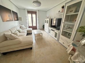 Apartamento clásico, vistas a la ciudad | Zona de estar