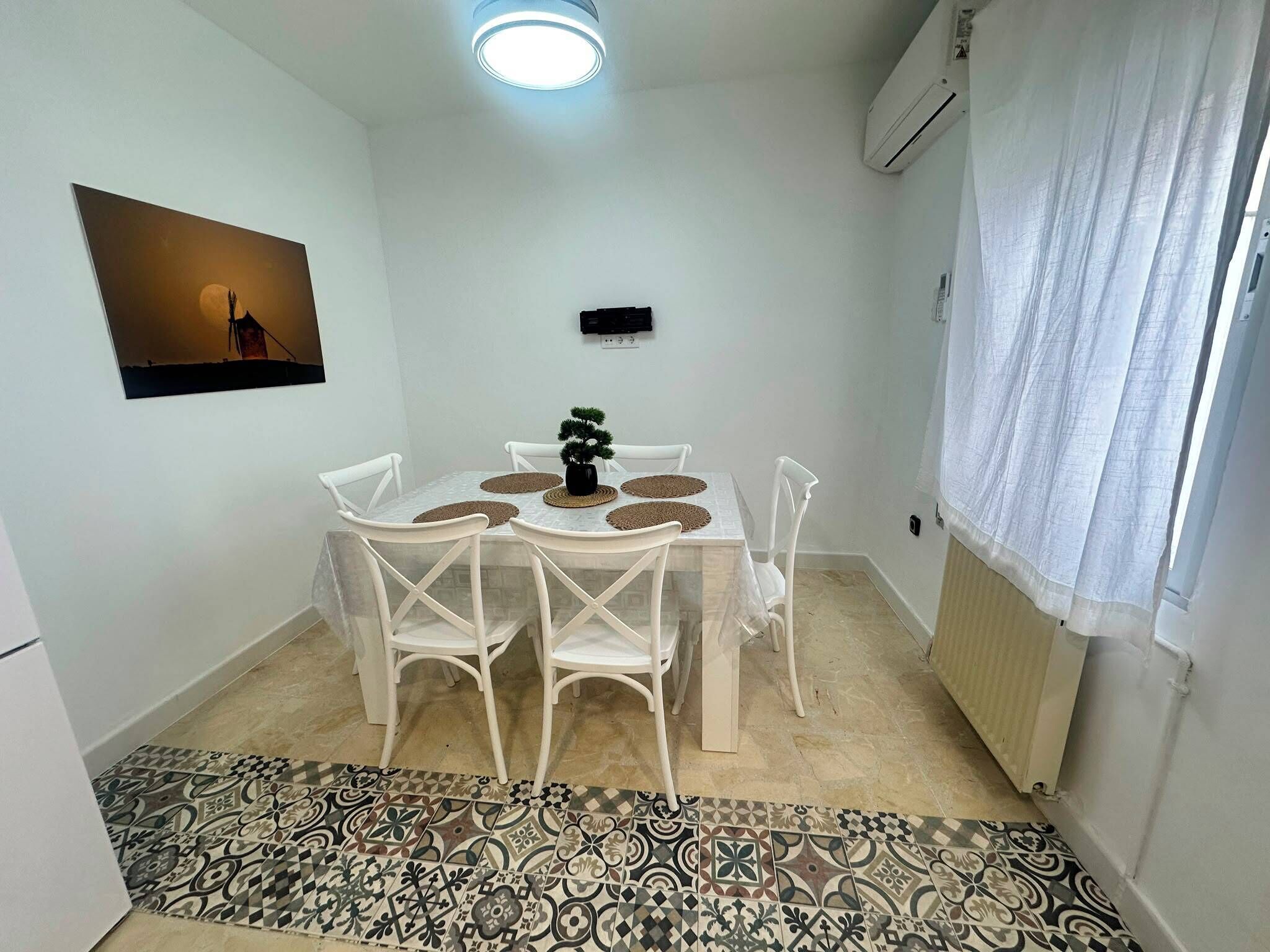 Apartamento clásico, vistas a la ciudad | Restauración