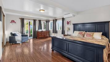 3 bedrooms, desk, iron/ironing board, WiFi