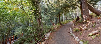 Gorge Retreat | Panoramic Views & Private Trail