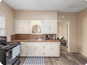 Private kitchen - Enjoy a fully furnished updated Duplex near downtown Lufkin! (Lufkin)