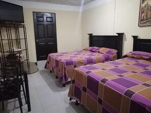 Standard Double Room, 2 Double Beds | Desk, free WiFi - La Mansión de las Cascadas (CHIMALTENANGO)