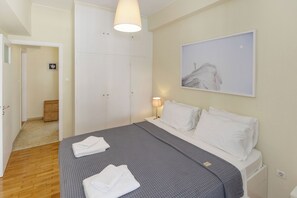 Bureau, Wi-Fi gratuit, draps fournis