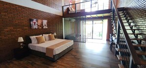 2 bedrooms, desk, iron/ironing board, free WiFi - A boutique lagoon villa featuring two AC rooms and a restaurant. (Negombo)