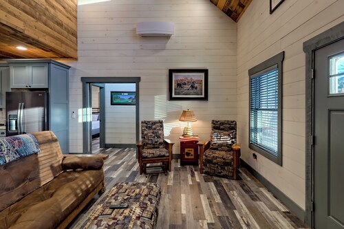 Cozy Cottage in the Foothills of Blue Ridge Mtns.