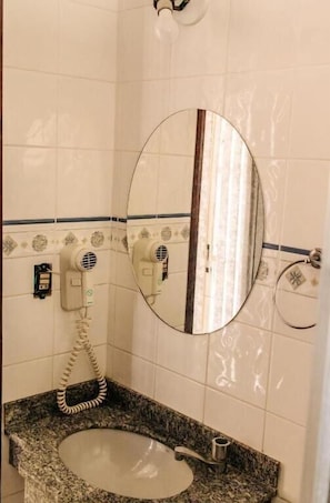 Bathroom - Niv s Hotel (Monte Siao)