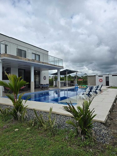 Paraiso en Los Llanos, Hermosa Casa Campestre con piscina y vista panorámica