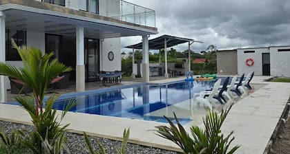 Paraiso en Los Llanos, Hermosa Casa Campestre con piscina y vista panorámica