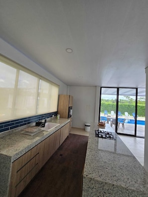 Private kitchen - Paraiso en Los Llanos, Hermosa Casa Campestre con piscina y vista panorámica (Meta)