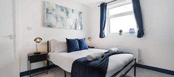 Horden 2BR Home Sleeps 6 By Stay With us