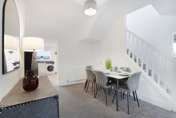 House - Perfect for Contractors Large Groups Free Wifi (Bishop Auckland)