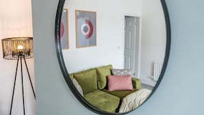 House | 2 bedrooms - Two Bedroom Family Apartment Near Town Centre Chic Stay (Darlington)