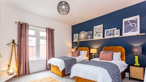 House | 2 bedrooms - Two Bedroom Family Apartment Near Town Centre Chic Stay (Darlington)