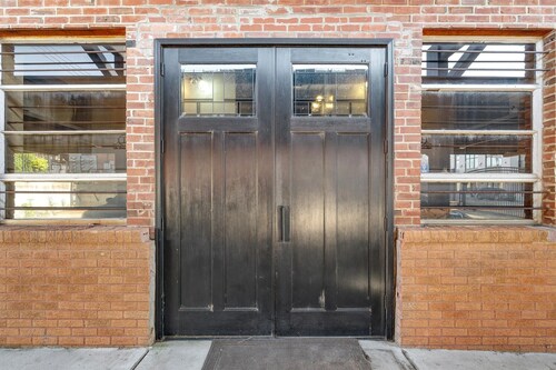 222 Union view Private Gated Parking