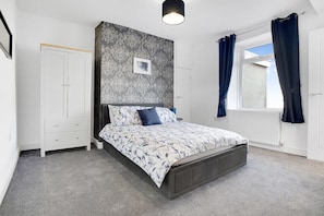House - Dean St Retreat Cosy Urban Escape Sleeps 5 (Hexham)